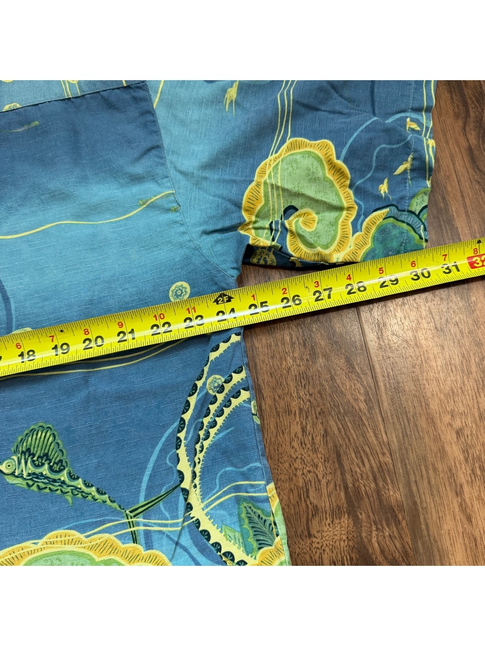 Warning to all collectors of Tommy Bahama shirts - Picture 7 of 8